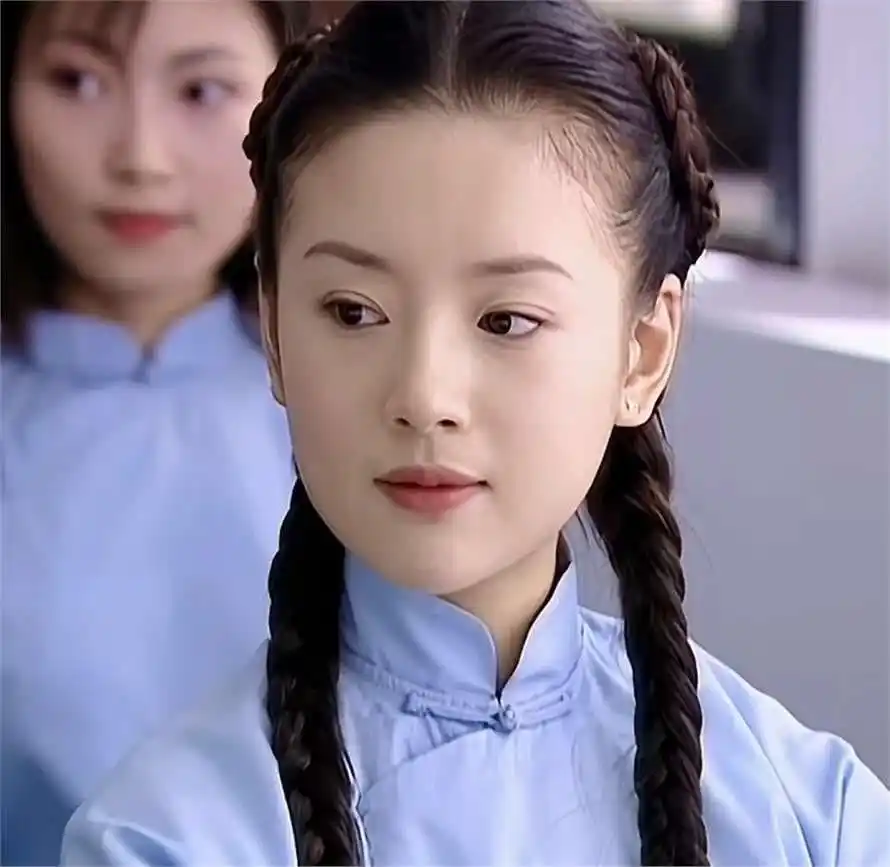 小骨架女明星_小个子美女惊艳合照_身材娇小气质出众女明星