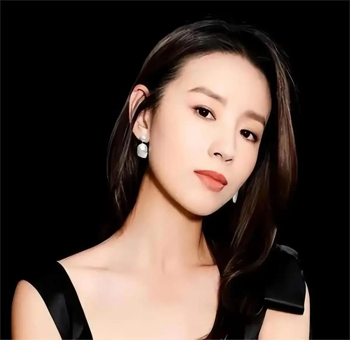 小骨架女明星_身材娇小气质出众女明星_小个子美女惊艳合照