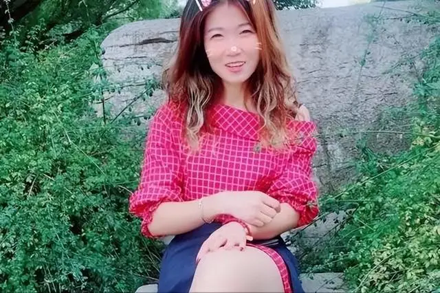 快手兔兔清纯女神形象崩塌_兔兔直播日常与丑闻曝光_抖音网红小白兔黑料正能量2088,