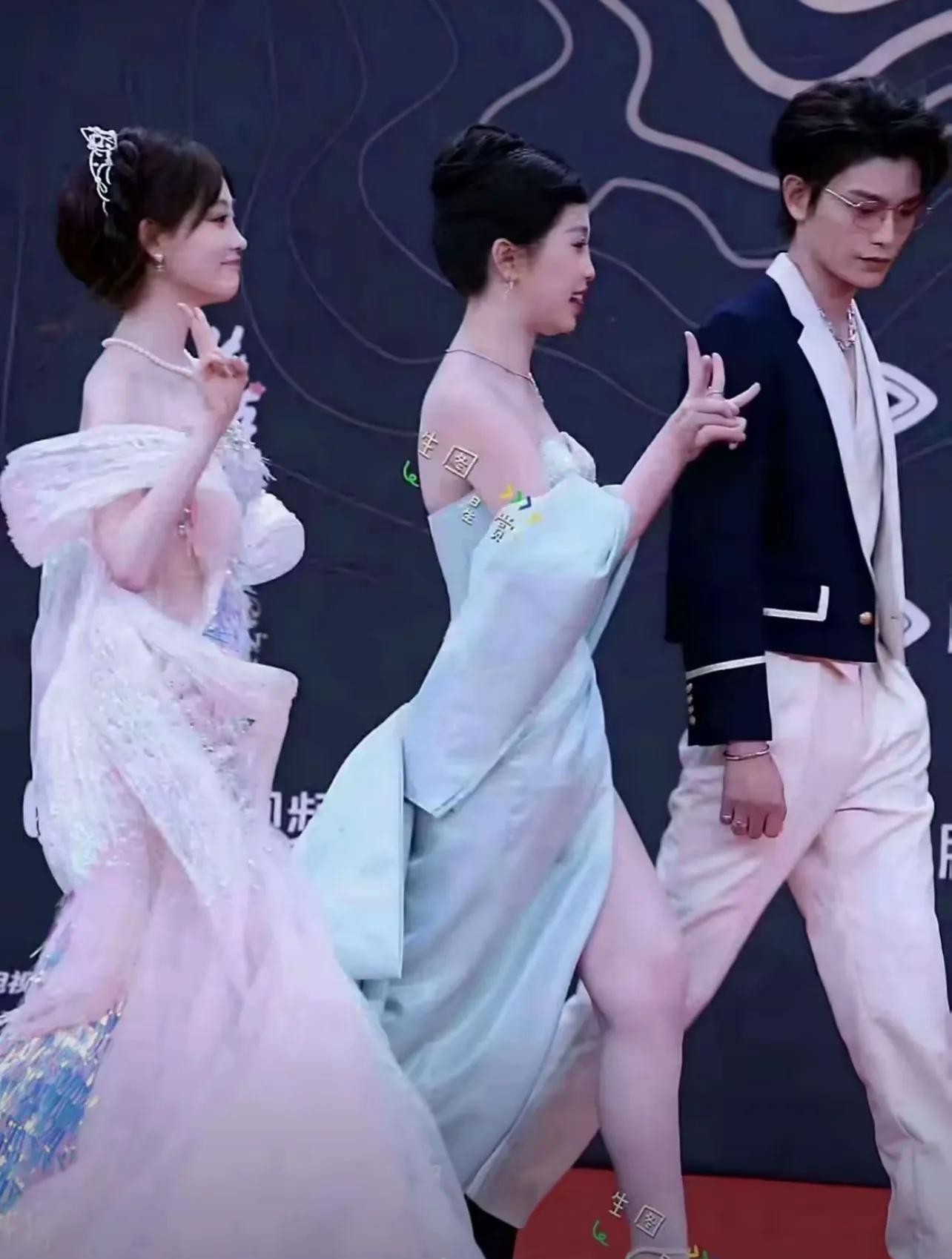 娱乐圈明星黑料_赵露思虞书欣许凯王鹤棣事件_关于明星黑料的网站,